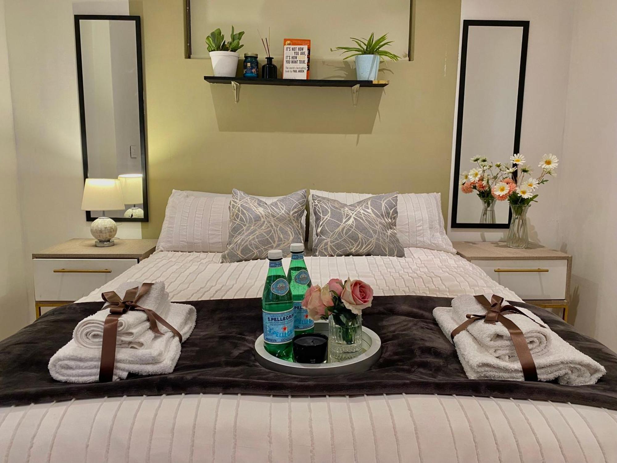 Iron Works 2 Bedroom Apartment *
